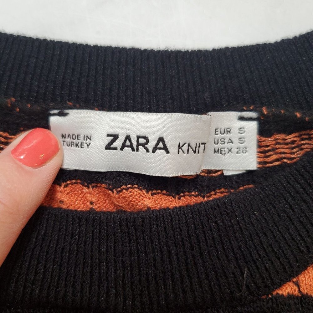 ZARA Knit Short Sleeve Orange and Black Striped Sweater Dress Small - Picture 4 of 4